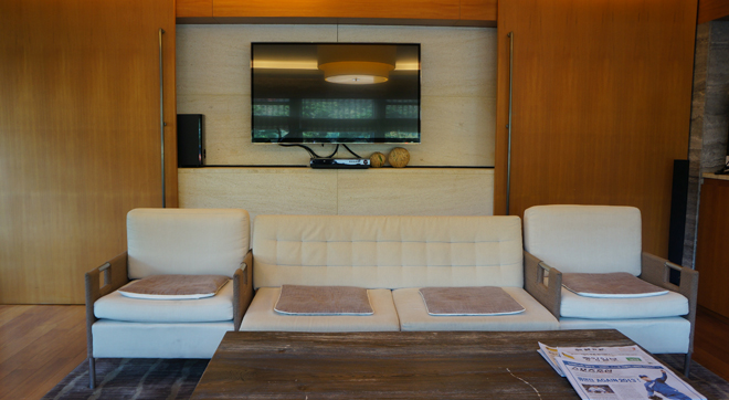 High class lounge for members to gather and comfort relaxing②