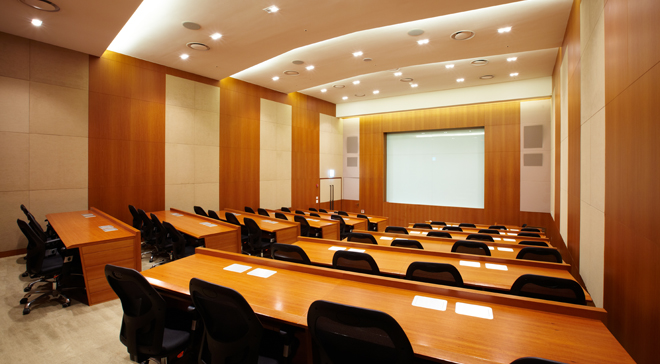 Stepped seminar room with cutting edge of high technology and facilities①